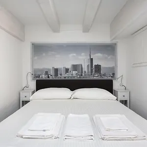  Apartment Nest For 2 In Fashion District Via S Cecilia Italy